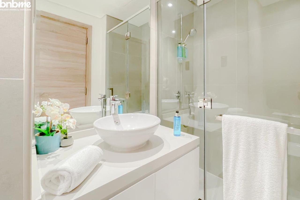 Bnbmehomes - Beautiful Lake View Studio Near Marina - 1504 Dubai Dış mekan fotoğraf