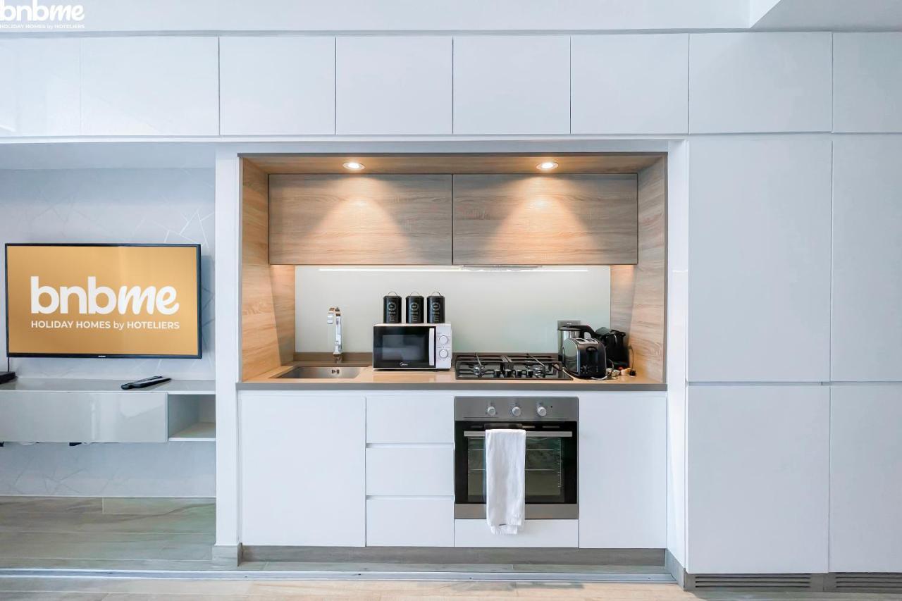 Bnbmehomes - Beautiful Lake View Studio Near Marina - 1504 Dubai Dış mekan fotoğraf