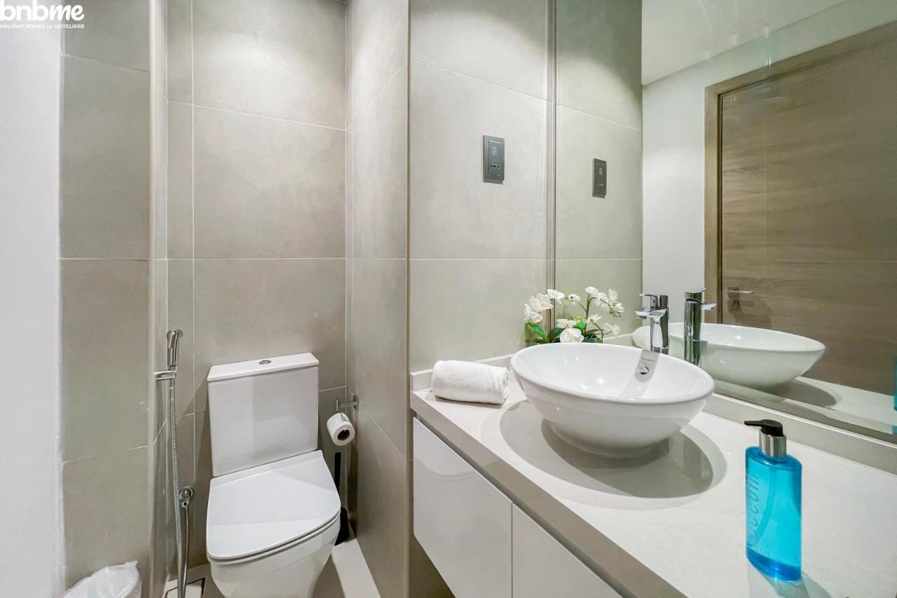 Bnbmehomes - Beautiful Lake View Studio Near Marina - 1504 Dubai Dış mekan fotoğraf