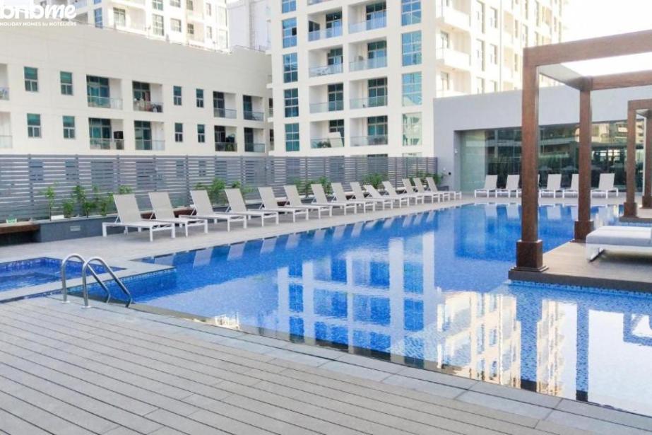 Bnbmehomes - Beautiful Lake View Studio Near Marina - 1504 Dubai Dış mekan fotoğraf